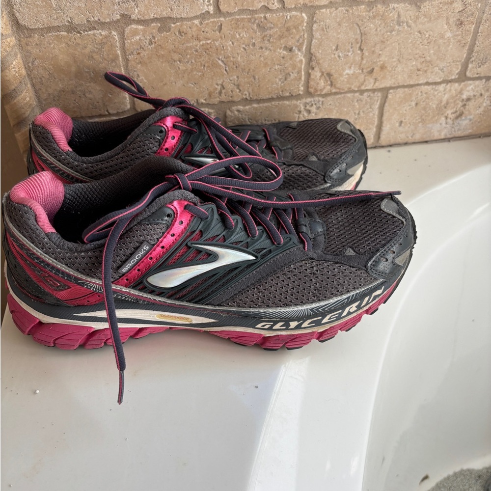 Brooks Gray and Pink Athletic Running Shoes Women’s Size 9 Running Sneakers - Picture 4 of 9